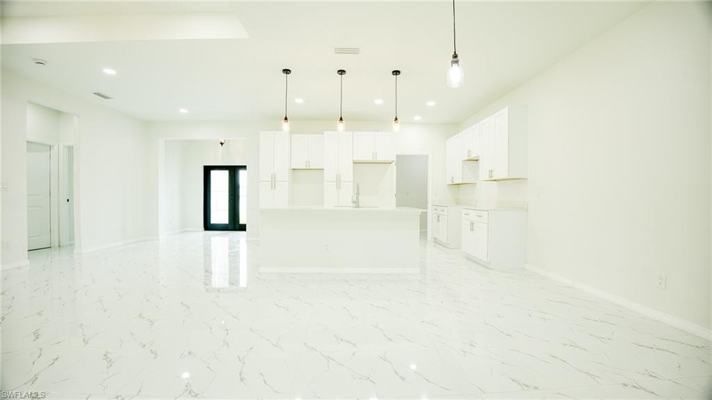 2524 Lakeview DR