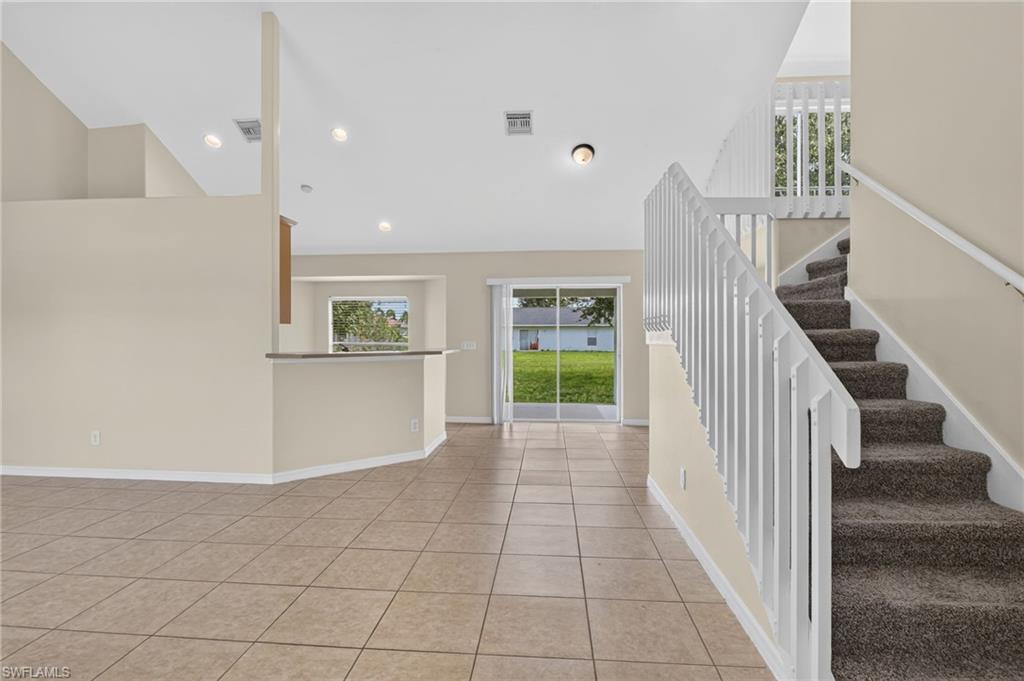 523 25th LN