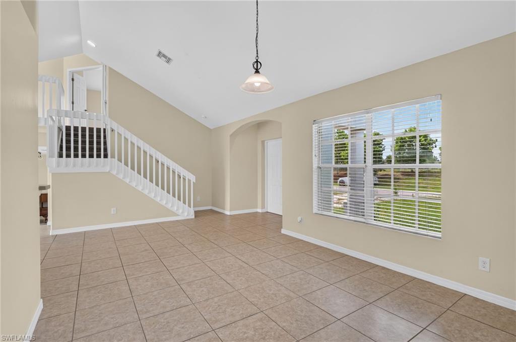 523 25th LN