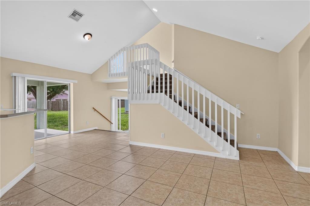 523 25th LN
