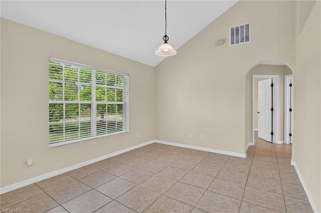523 25th LN
