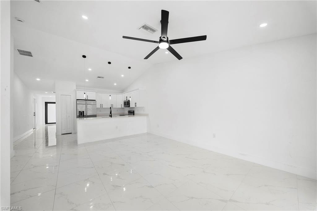 668 chemstrand ST E photo 7