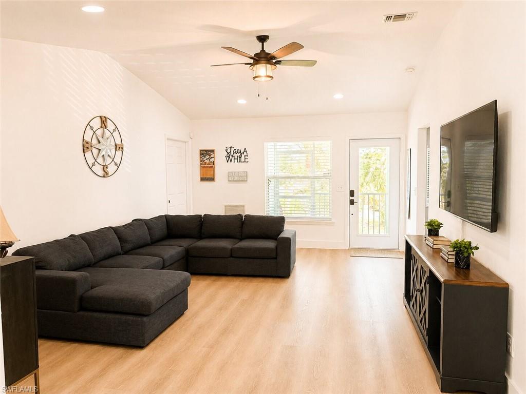 3659 Riviera CIR photo 8