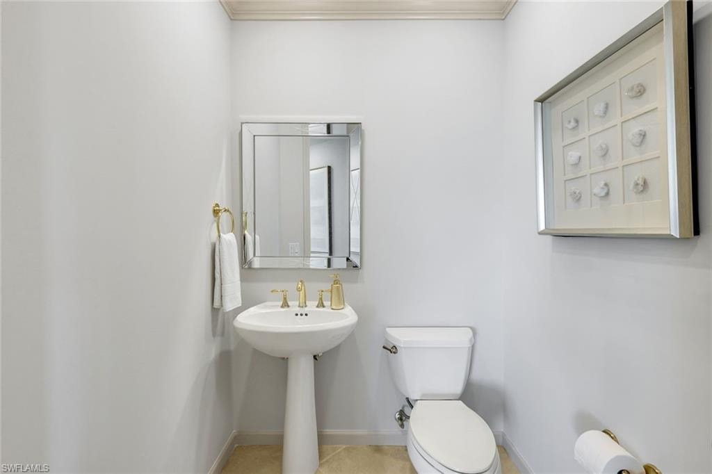 Powder bath near Grand Salon