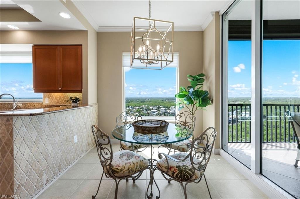 Kitchen dining area