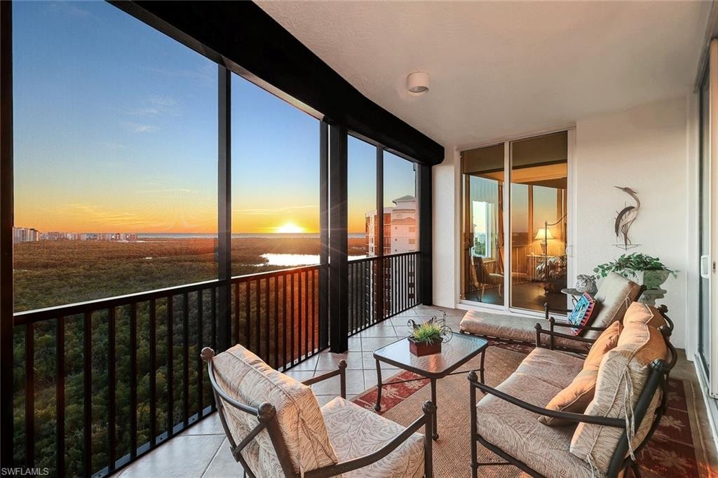 Gorgeous sunset views from your rear lanai