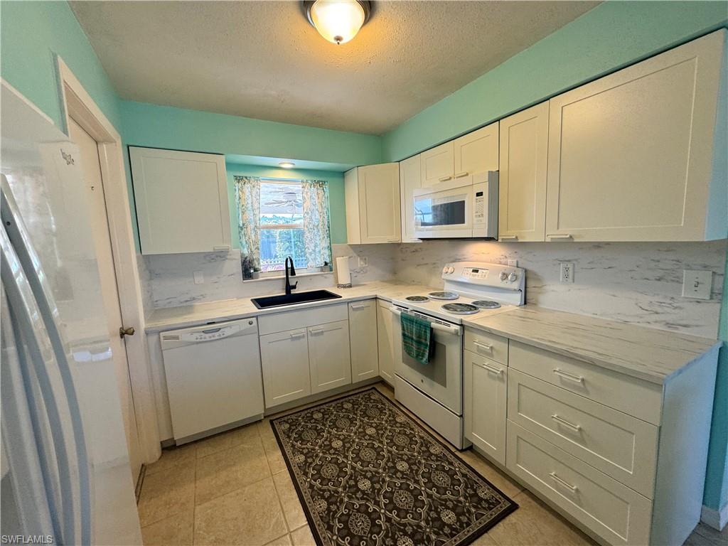 1027 SE 17th AVE