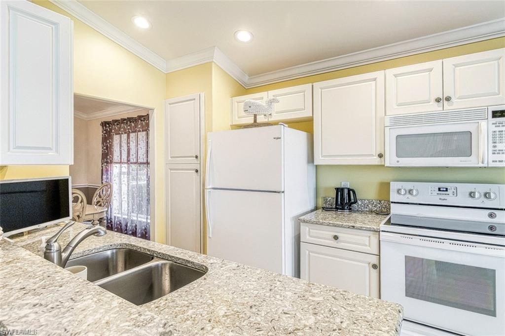 10025 Oakhurst WAY photo 8
