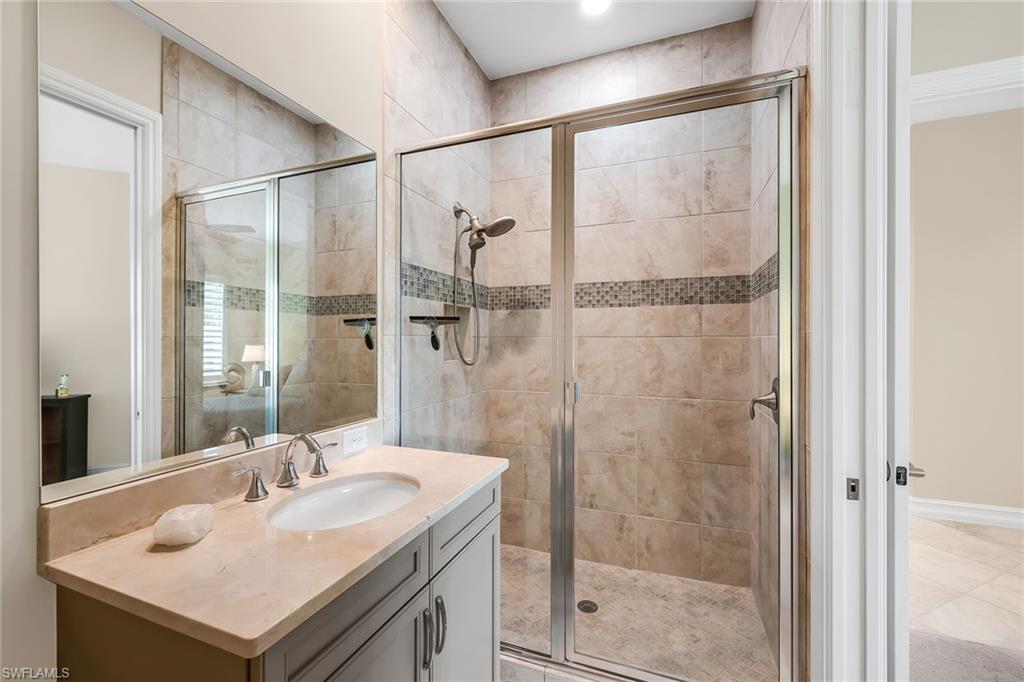 7825 Hawthorne DR 2104 photo 27