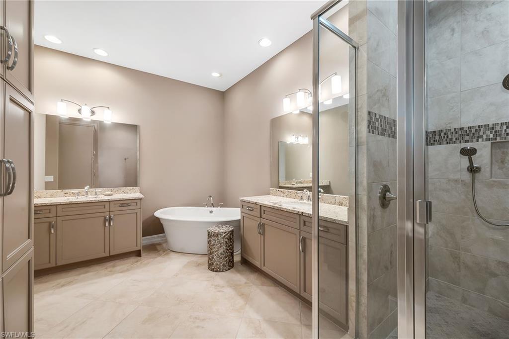 7825 Hawthorne DR 2104 photo 20