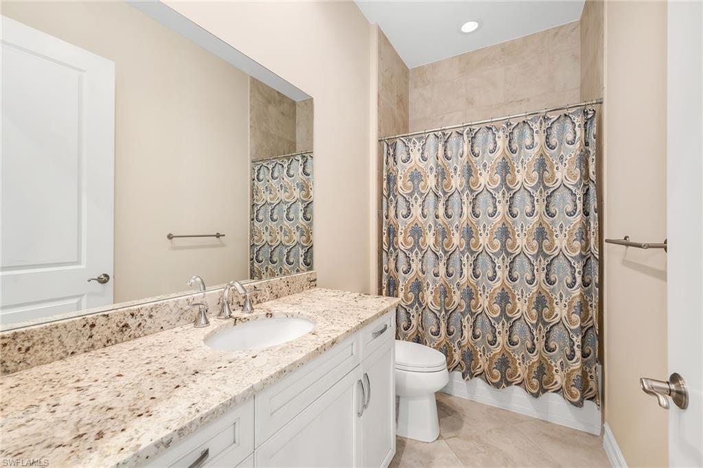 7825 Hawthorne DR 2104 photo 24