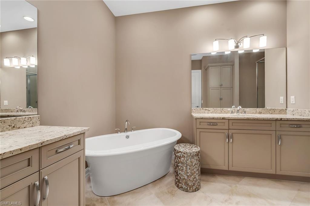 7825 Hawthorne DR 2104 photo 21
