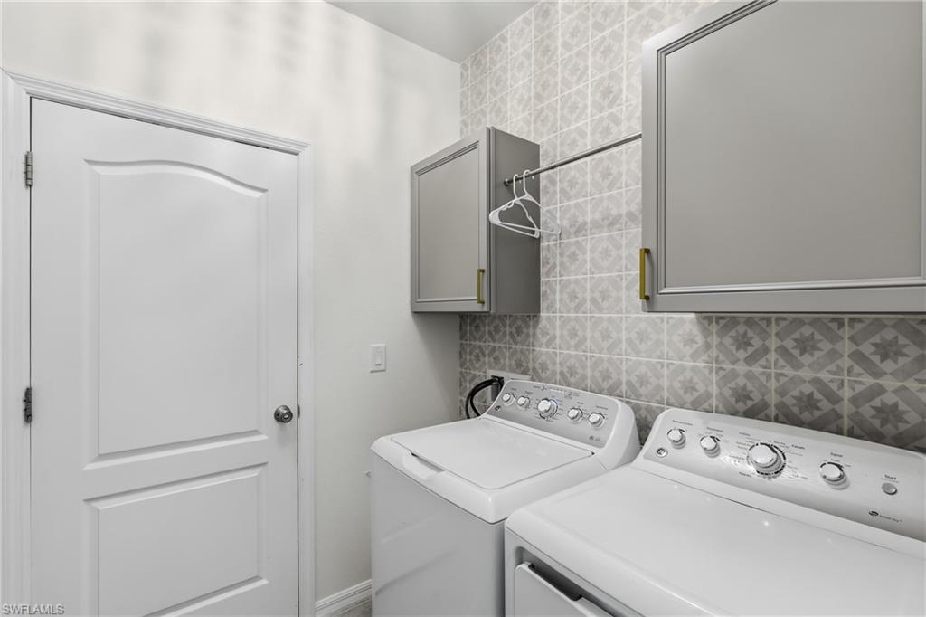 19524 Utopia LN photo 32