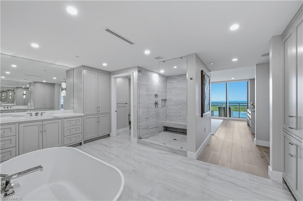 Owner's Bath w Soaking Tub and Walk in Shower and Dual Vanities
