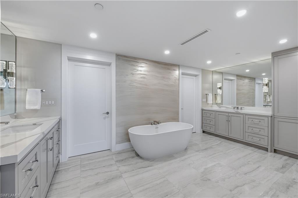 Owner's Bath