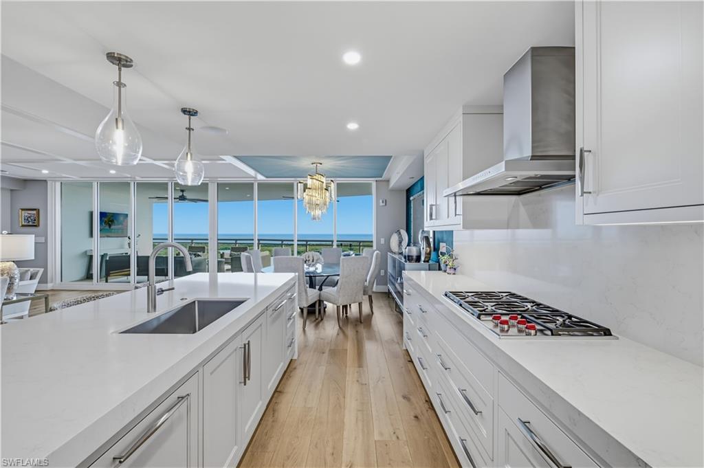 Chef's Kitchen w/ Wolf and Subzero Appliances