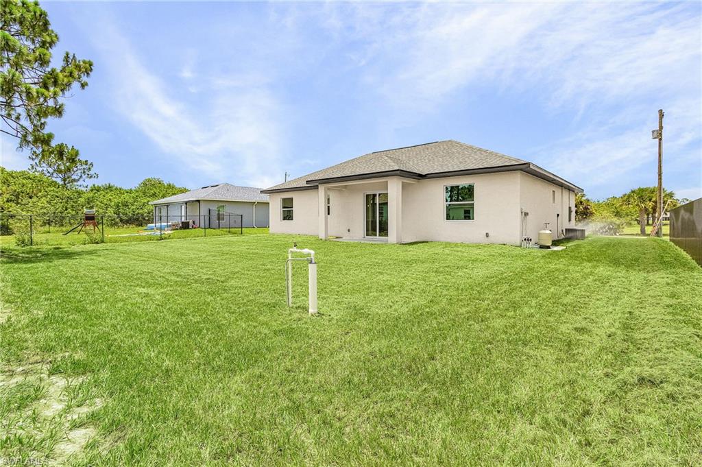748 Chestnut ST E photo 27