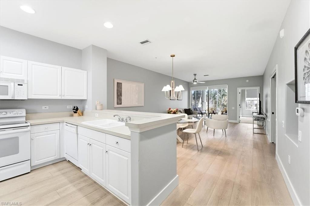 8259 Parkstone PL 202 photo 9