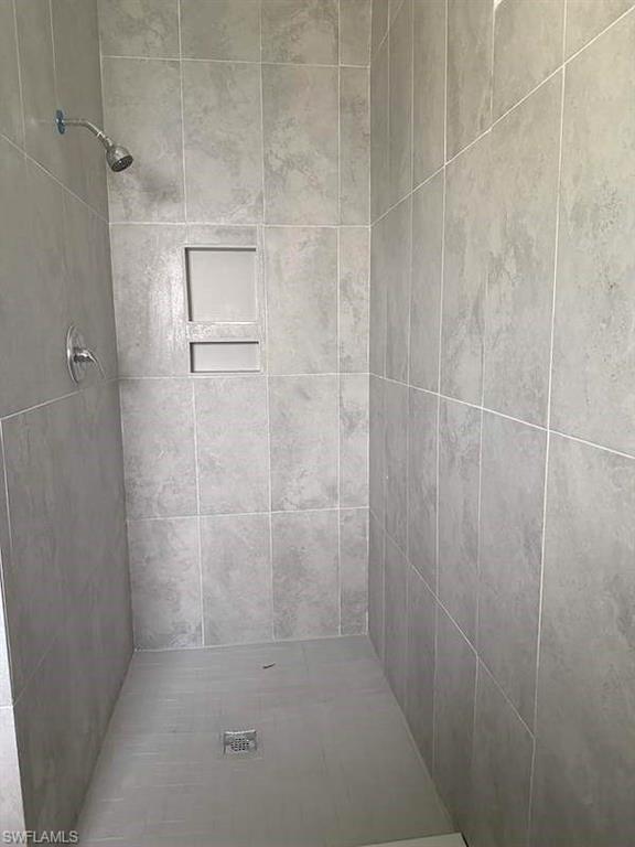 3516 E Riverside DR photo 11