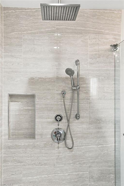 14300 Riva Del Lago DR 2001 photo 18