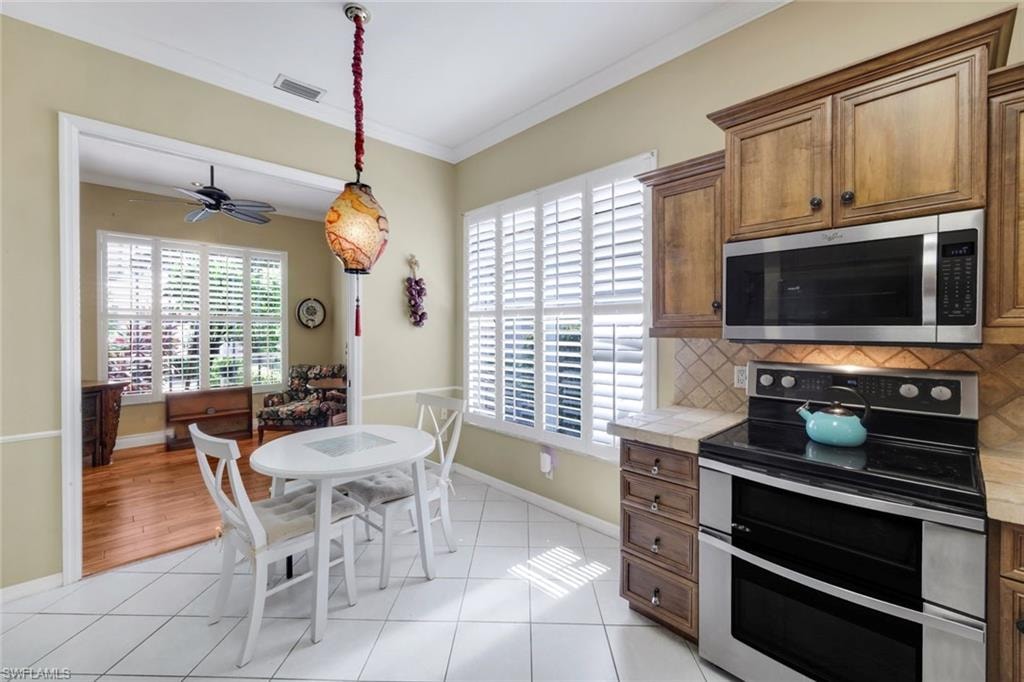 1814 Leamington LN photo 6