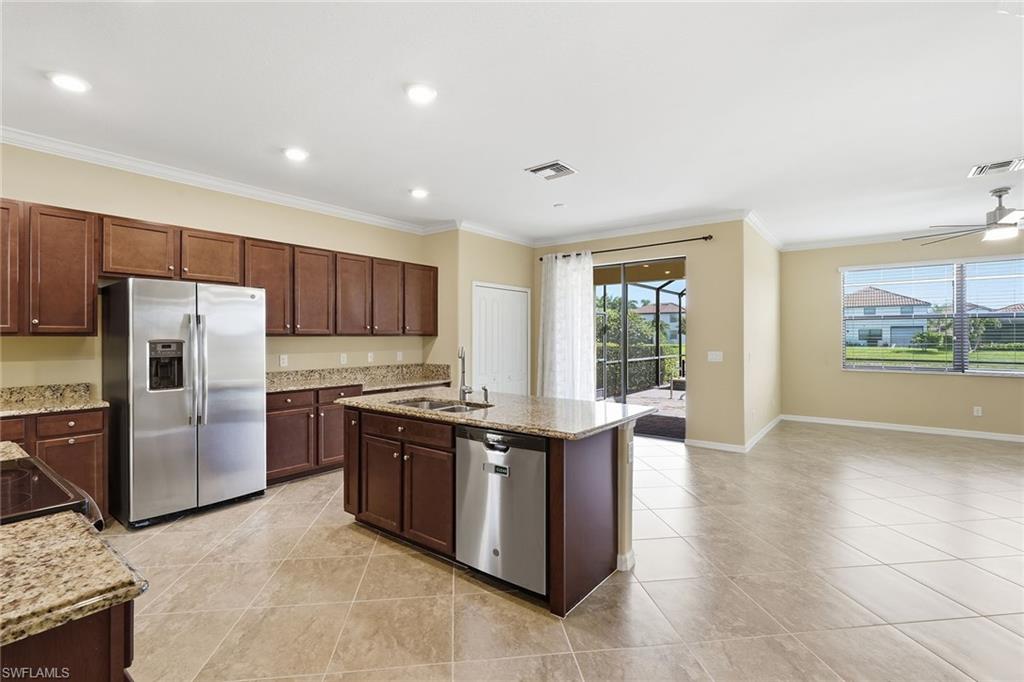 4381 Madagascar Palm WAY photo 11