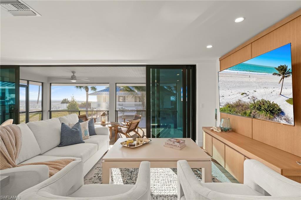 25 Beach Homes