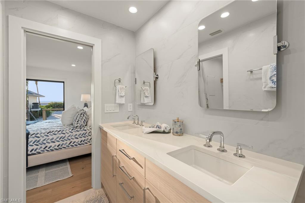 25 Beach Homes photo 27