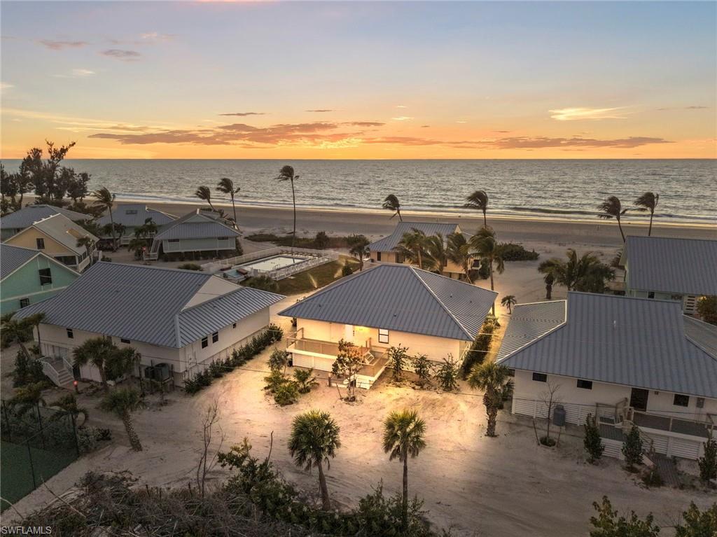 25 Beach Homes