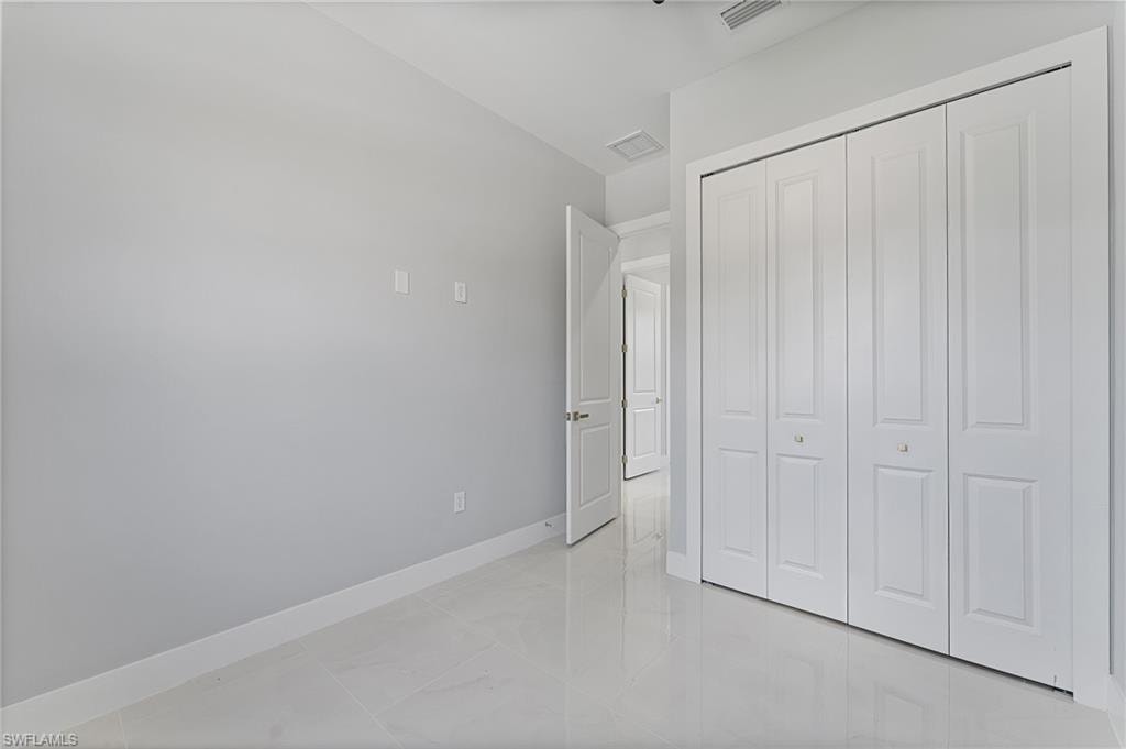 320 Long AVE S photo 17
