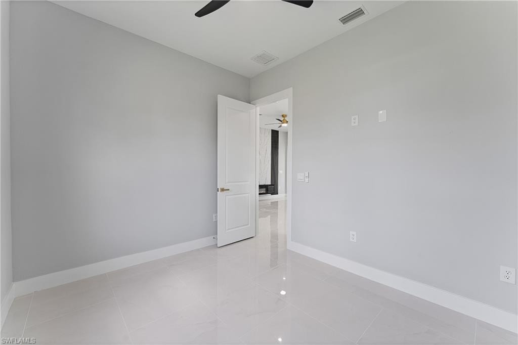 320 Long AVE S photo 21