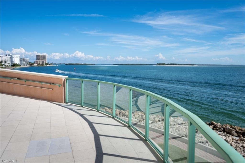 970 Cape Marco DR 504 photo 38