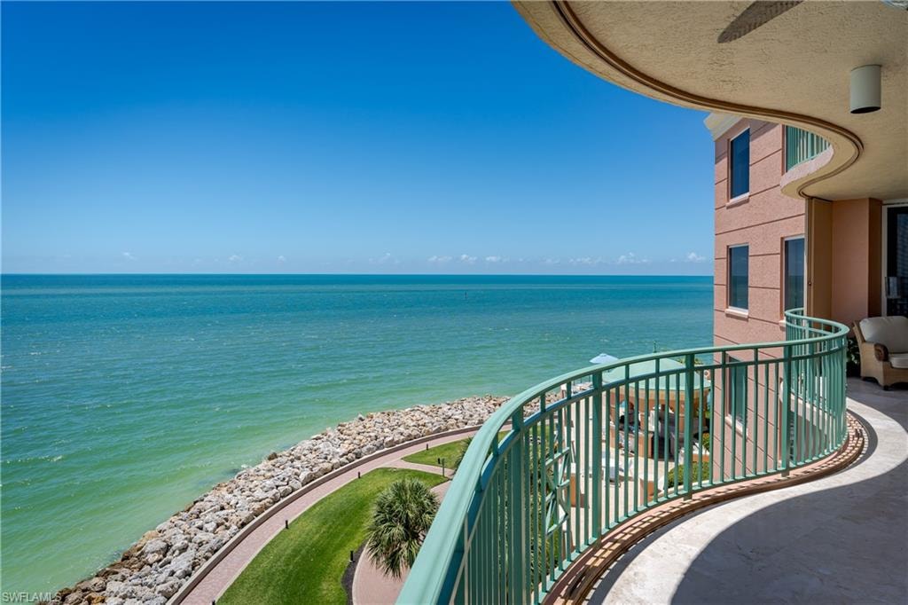 970 Cape Marco DR 504 photo 21