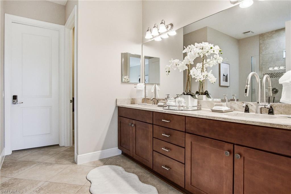 4433 Tamarind WAY photo 28