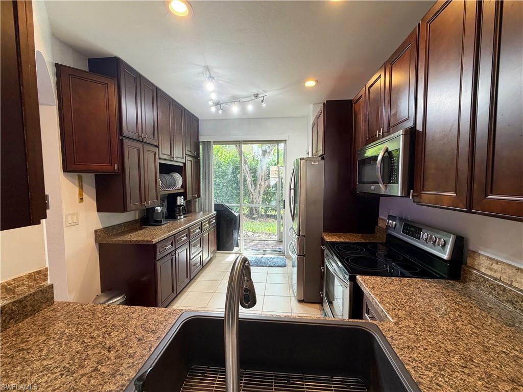 17517 Cherry Ridge LN photo 6