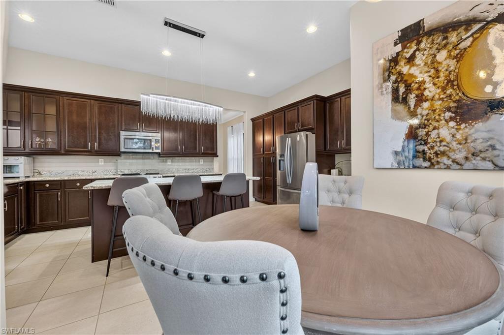 Dining area in kitchen
