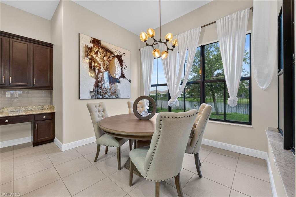 Dining area in kitchen