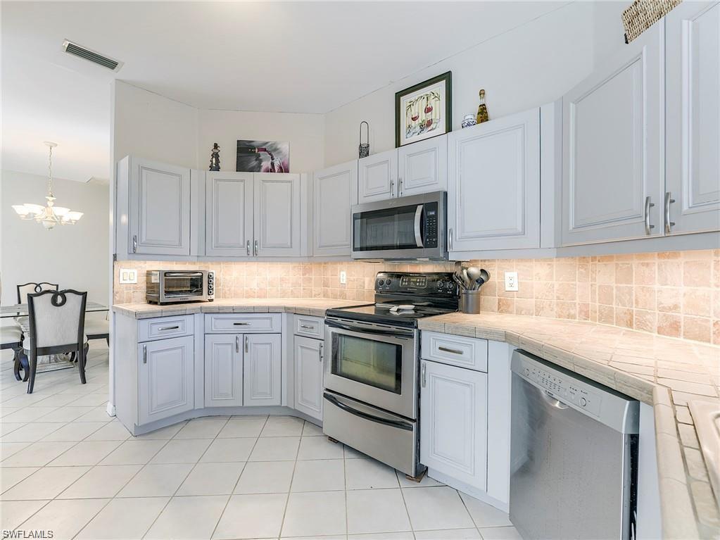 8529 Fairway Bend DR photo 10