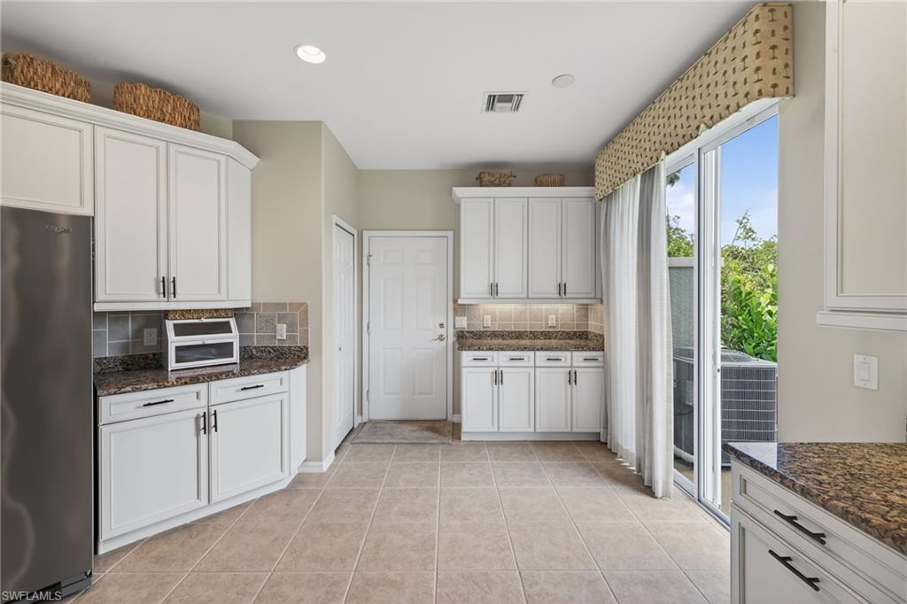 9311 Trieste DR photo 7