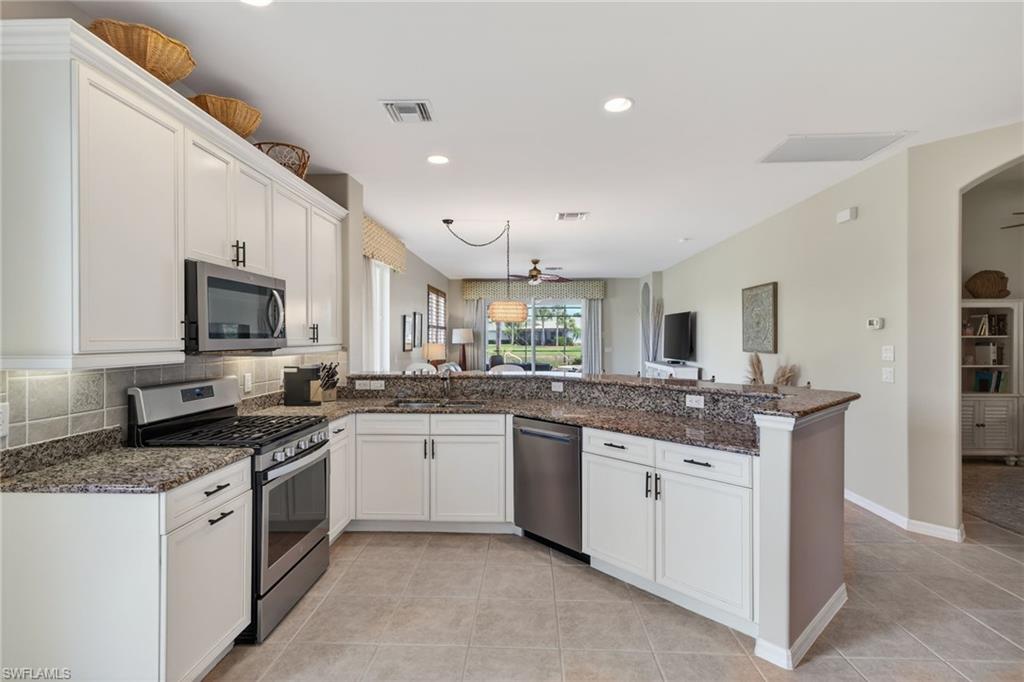 9311 Trieste DR photo 8