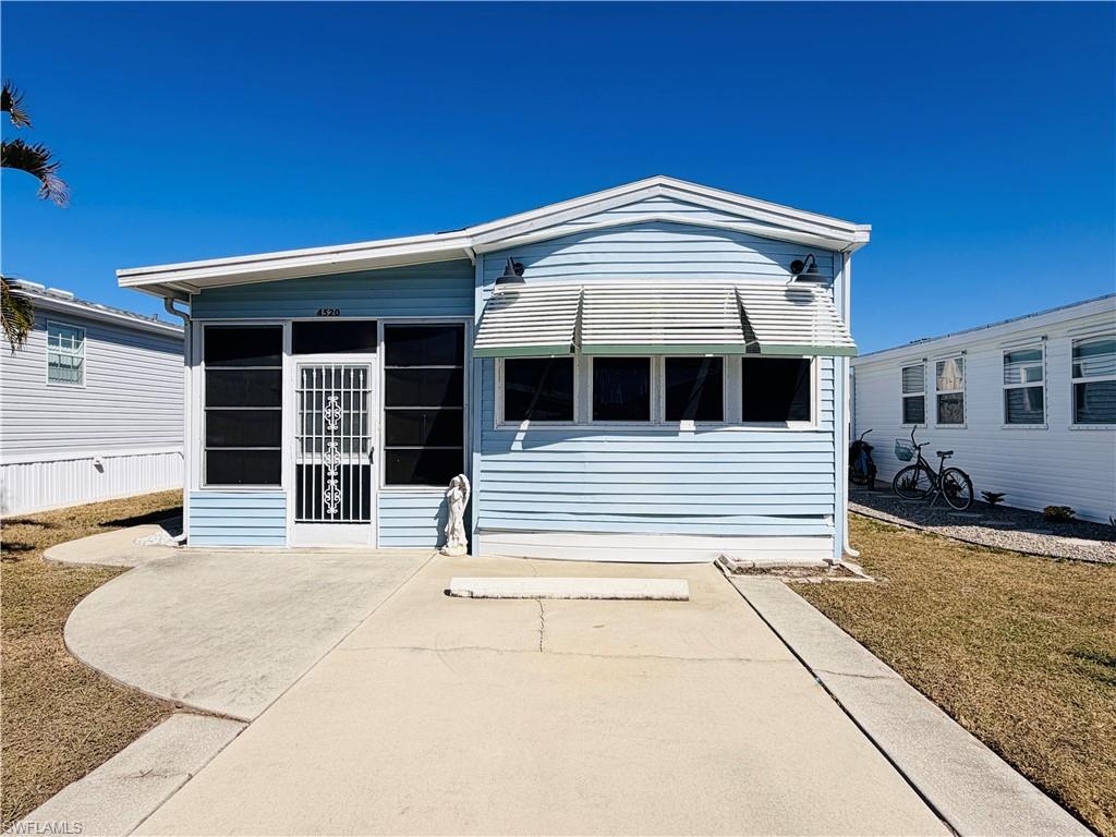 4520 Robert E Lee BLVD E photo 17