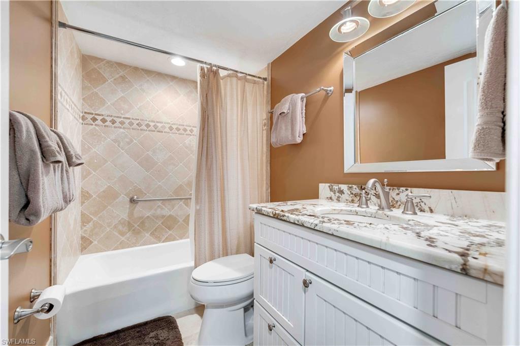 8400 Estero BLVD 502 photo 20