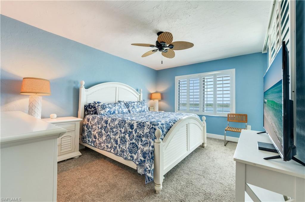 8400 Estero BLVD 502 photo 14