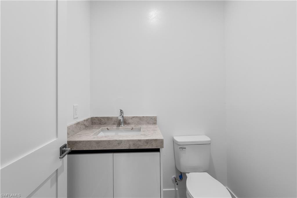 1142 Dutchess ST E photo 15