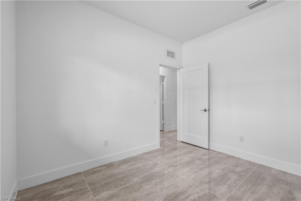 1142 Dutchess ST E photo 29