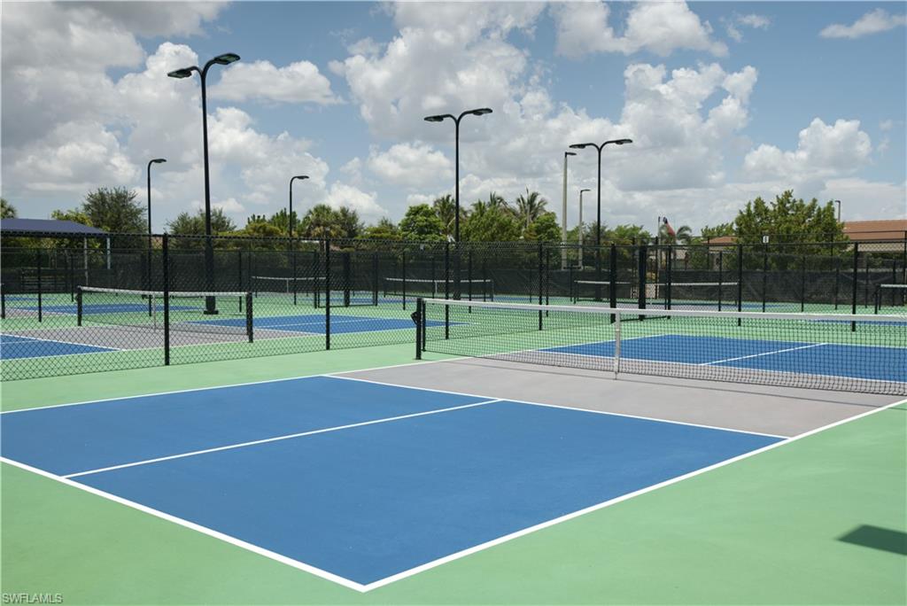 8 pickleball courts