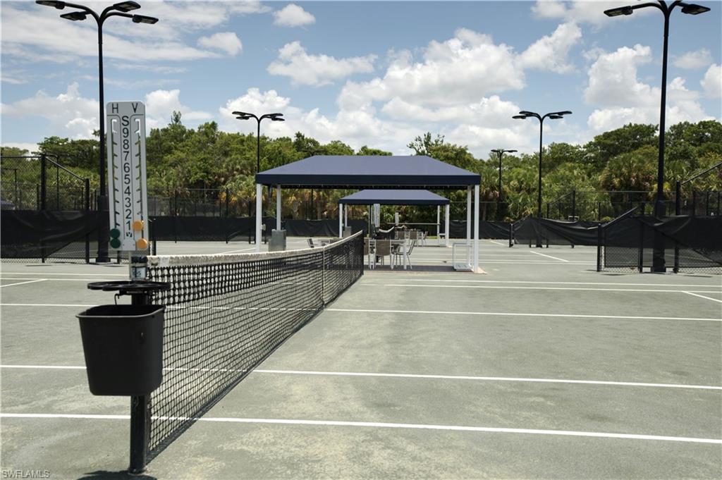 Tennis Courts / Cabanas