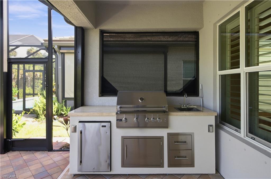 outdoor kitchen. natural gas