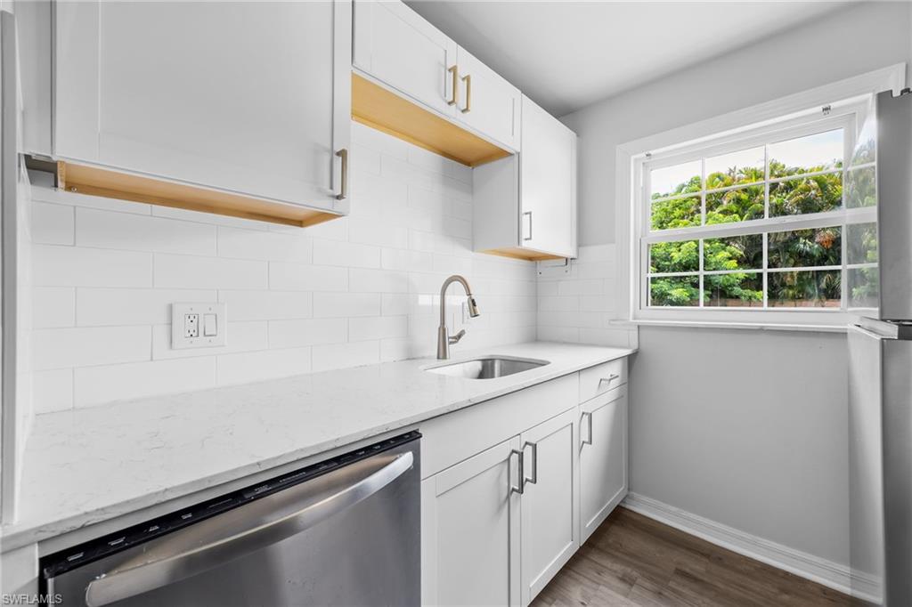 2664 Van Buren AVE photo 13