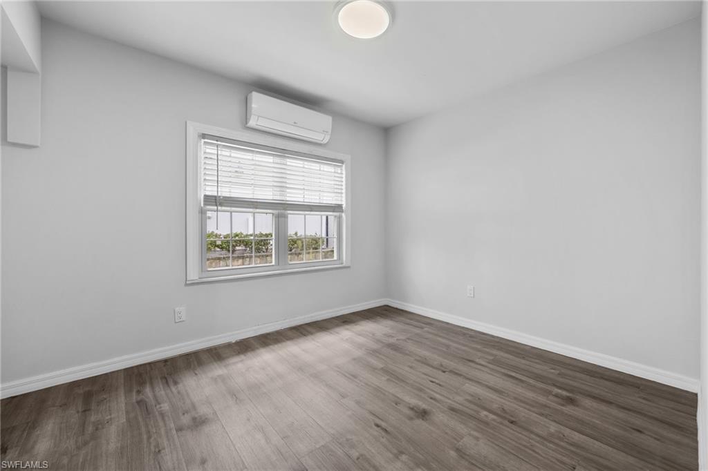2664 Van Buren AVE photo 18